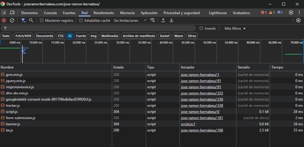 Inspector del navegador mostrando scripts cargados por un plugin de WordPress.